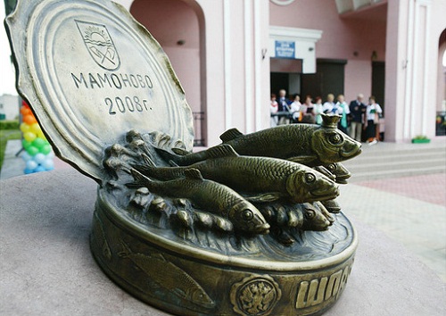Памятник шпротам. Мамоново, Калининградская область 