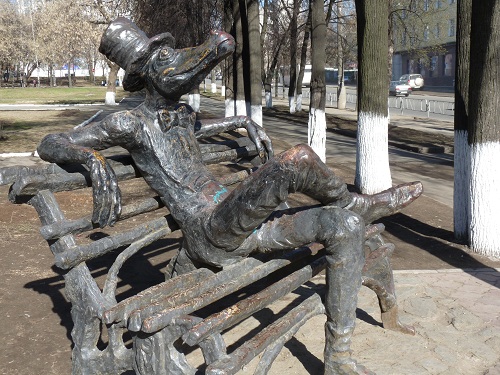 Памятник крокодилу Ижевск
