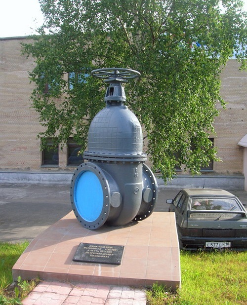 Памятник водопроводному крану Петрозаводск