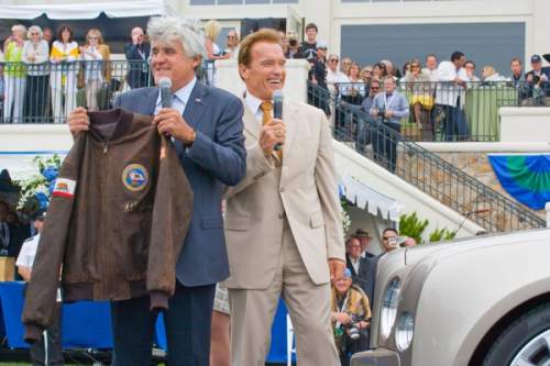Арнольд Шварценеггер (Arnold Schwarzenegger) и Джей Лено (Jay Leno) на презентации 2011 Bentley Mulsanne, которая состоялась в Калифорнии, на Monterey-2009.