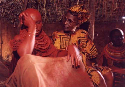  1996 г. Стефани Уэлш за серию фотографий из Кении о женском обрезании 