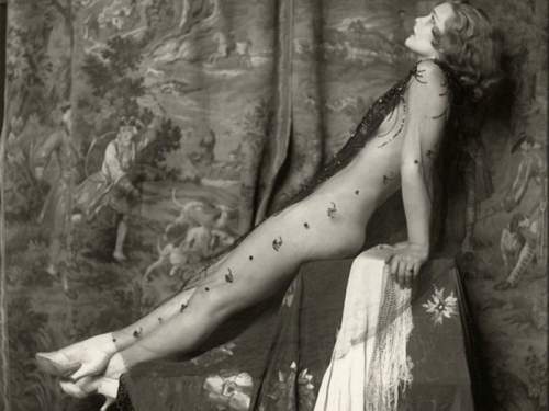 "Девушки Зигфильда" от Чейни Джонстона. Фотографии 1920 года в стиле ню.