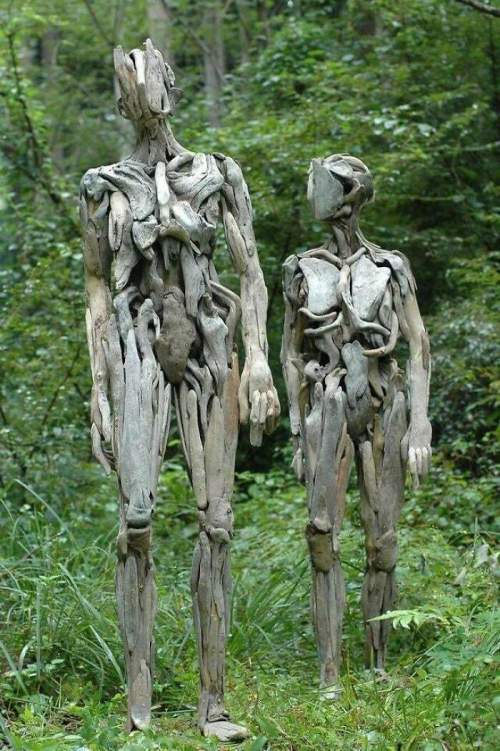 Призрачные скульптуры из коряги японского художника Нагато Ивасаки