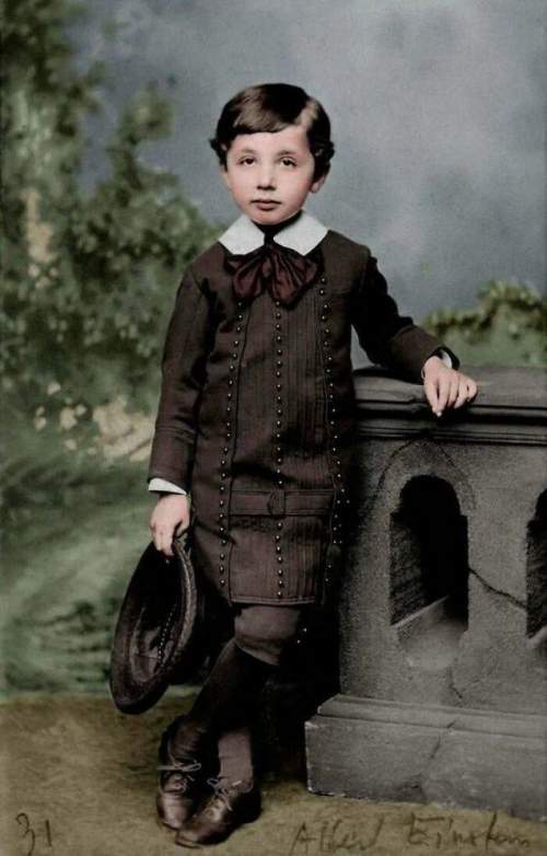 Альберт Эйнштейн в 5 лет. Мюнхен, 1884 г. [раскрашено]